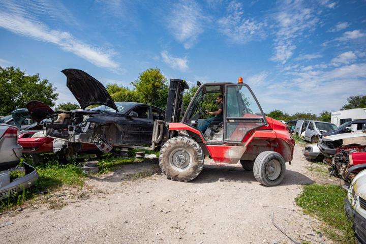 Acheter des pièces détachées dans notre casse auto à Maizières-la-Grande-Paroisse